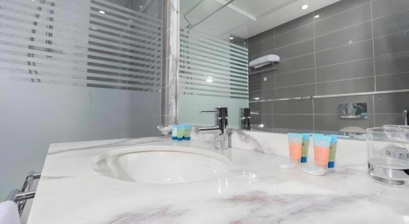 Alazmi Hotel Дубай Экстерьер фото