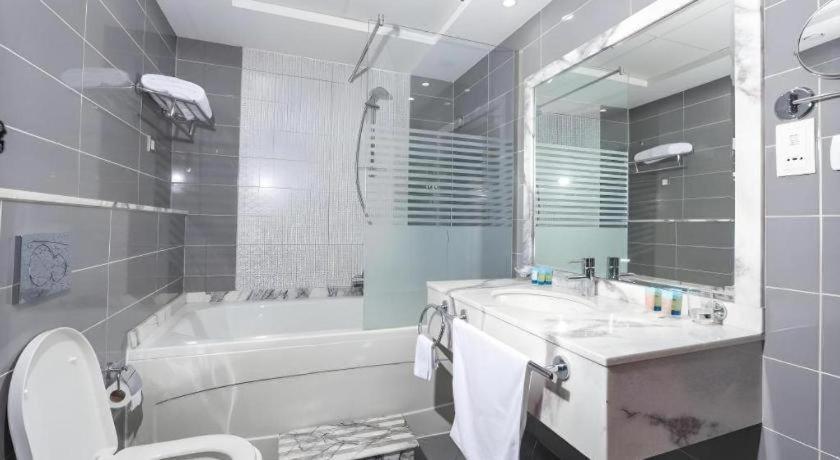 Alazmi Hotel Дубай Экстерьер фото